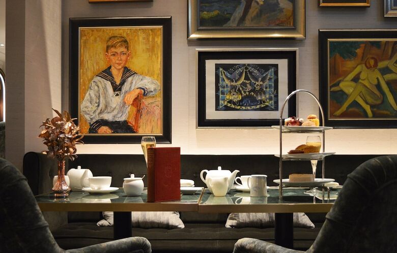 St James Hotel & Club