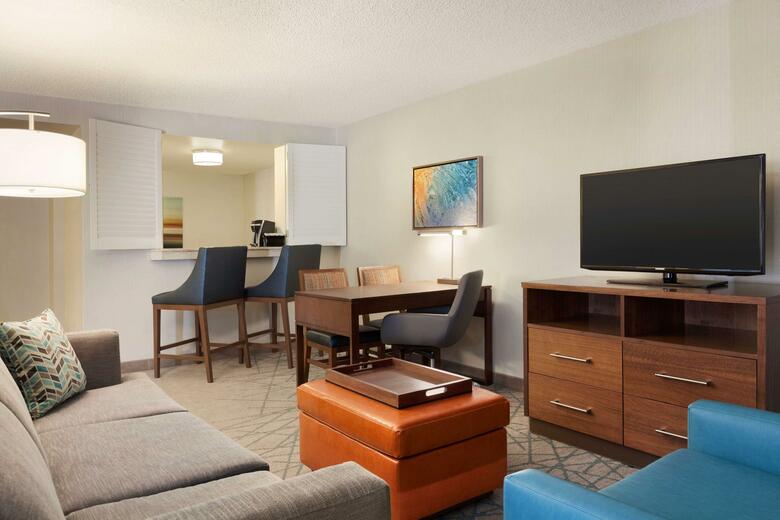 Hotel Embassy Suites