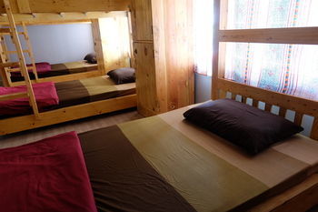 Plearn Hostel