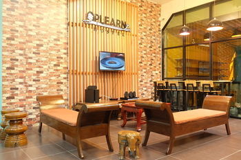 Plearn Hostel