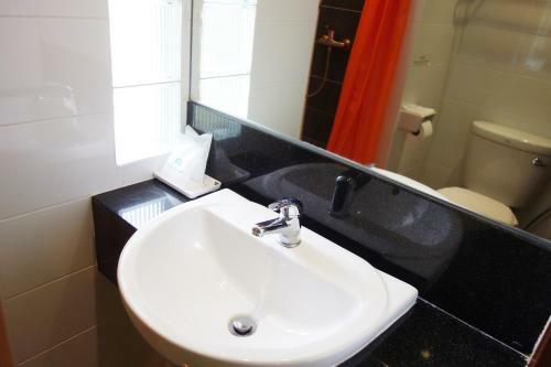 Phuket Ecozy Hotel