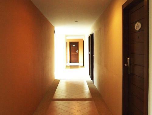 Phuket Ecozy Hotel