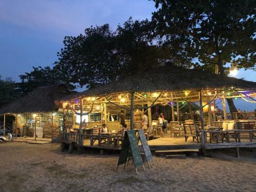 Hotel Lanta River Sand Resort