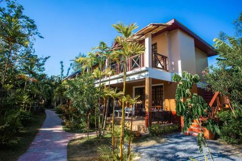 Hotel Banana Beach Resort