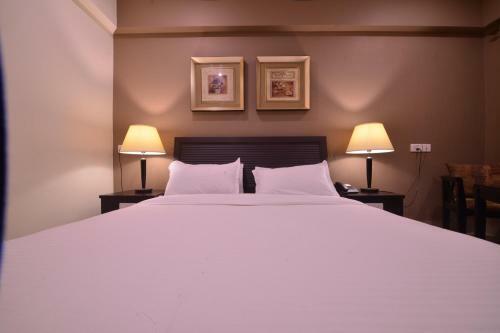 Seasons Hotel & Spa