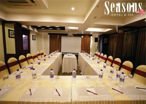 Seasons Hotel & Spa