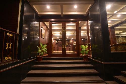 Seasons Hotel & Spa