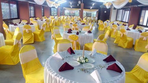 Seasons Hotel & Spa