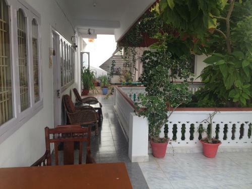 Daphne Hotel