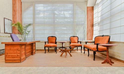 Hotel Snowcrests Manor, Manali