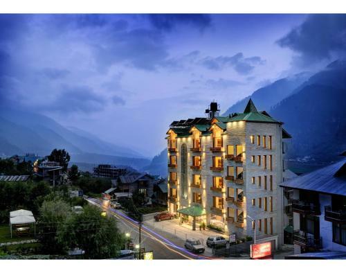 Hotel Chandertal Regency