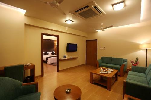 Hotel Brijwasi Lands Inn