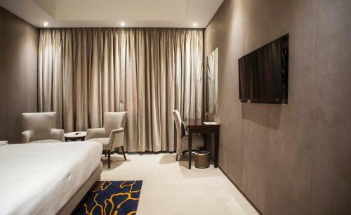 Hotel Brijwasi Lands Inn
