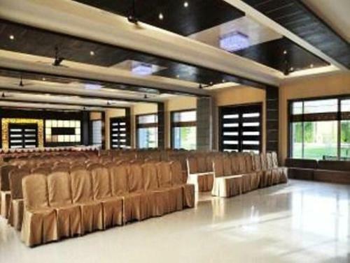 Hotel Brijwasi Lands Inn