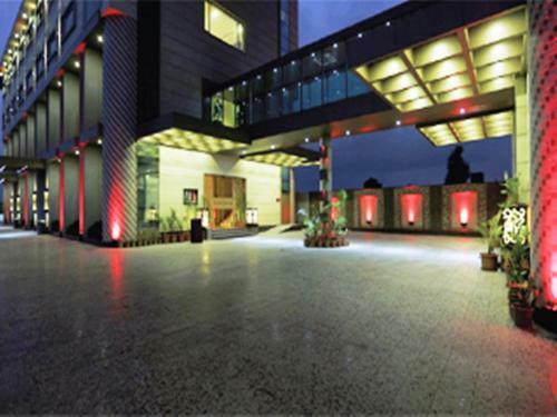 Hotel Brijwasi Lands Inn