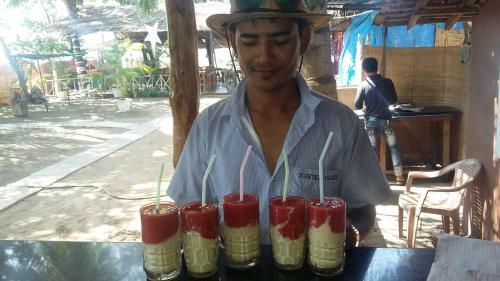 Xaviers Cafe & Beach Huts