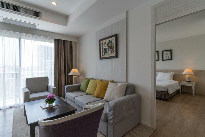 Karavel House Hotel And Serviced Apartments Sriracha
