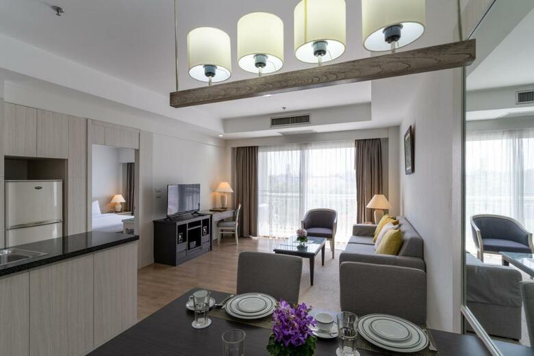 Karavel House Hotel And Serviced Apartments Sriracha