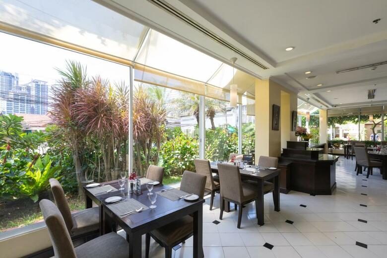 Karavel House Hotel And Serviced Apartments Sriracha
