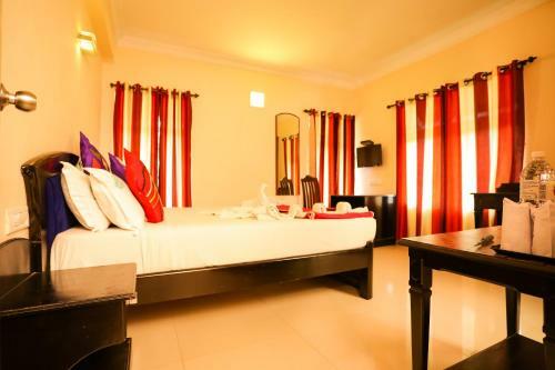 Hotel Emerald Inn