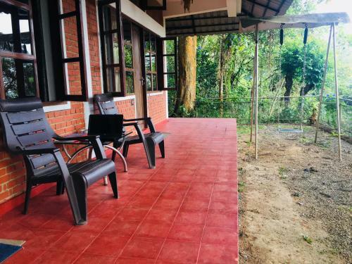 Hostal Clouds Land