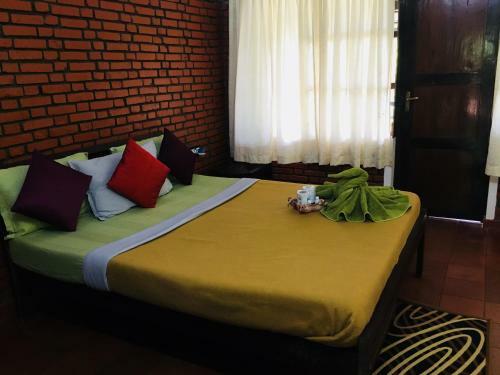 Hostal Clouds Land