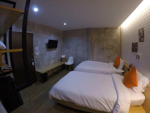 Journey Hostel Surat