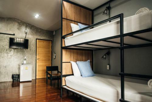 Journey Hostel Surat