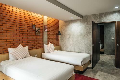 Journey Hostel Surat