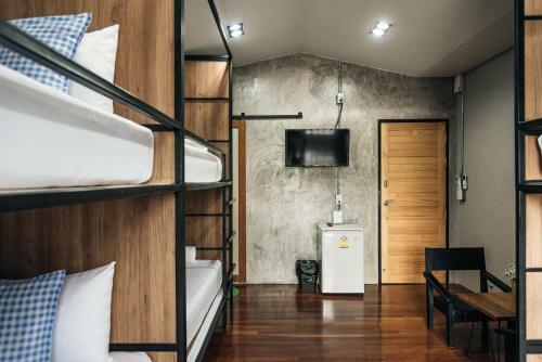Journey Hostel Surat