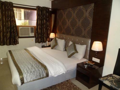 Arjun Hotel