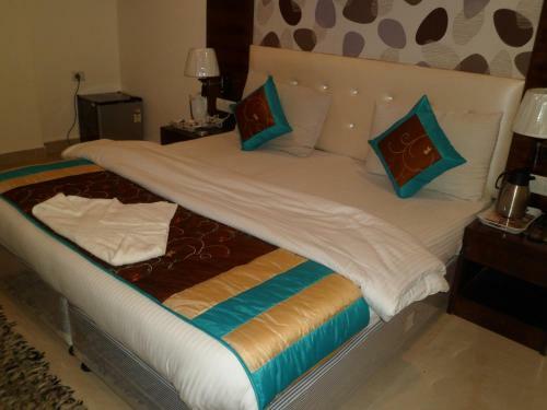 Arjun Hotel