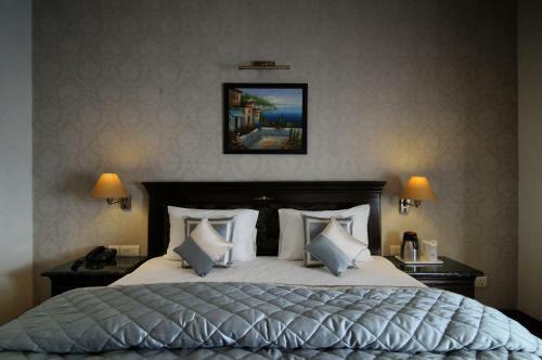 Hotel Diplomat Residency