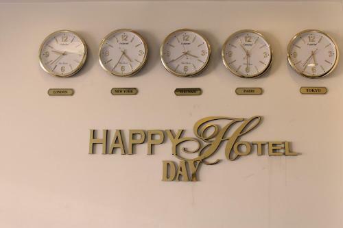 Happy Day 1 Hotel