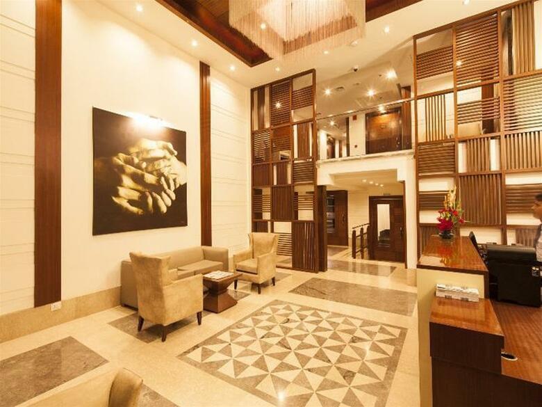 Hotel Oodles Residency