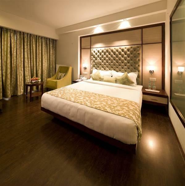 Hotel Oodles Residency