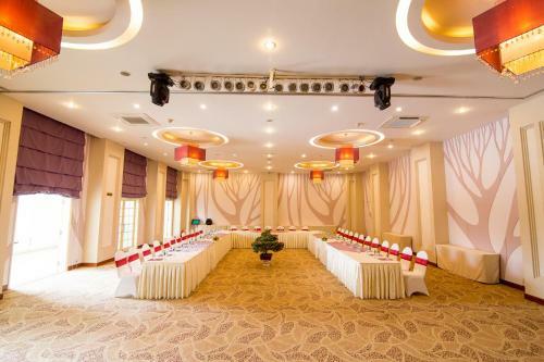Ttc Hotel Premium Ngoc Lan