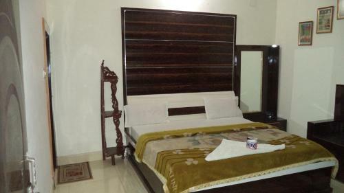 Hotel Monarch Rama