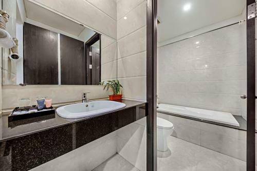 Golden Star Hotel