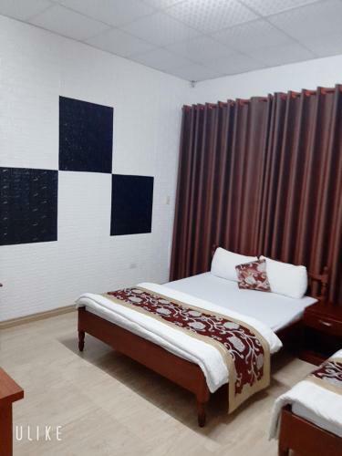 Hostal M & T Hotel