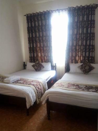 Hostal M & T Hotel