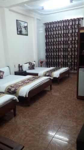 Hostal M & T Hotel