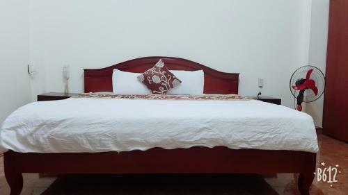 Hostal M & T Hotel