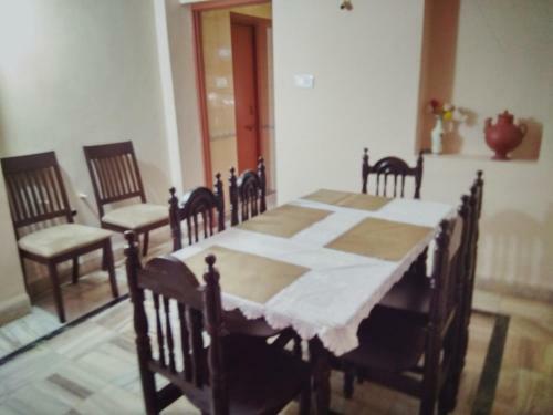 Hostal Menezes House