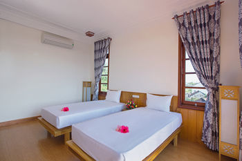 Hotel Tropical Garden Homestay Villa