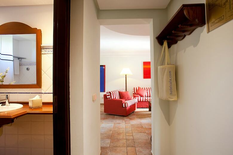 Hotel Cala Sant Vicen�