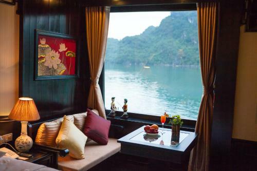 Dragon Legend Cruise