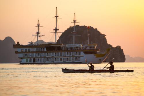 Dragon Legend Cruise