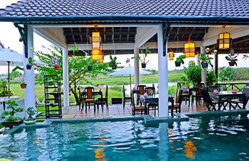 Hotel Riverside Impression Homestay