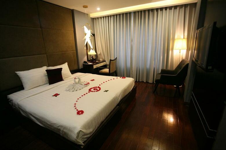 Hanoi Charm Hotel